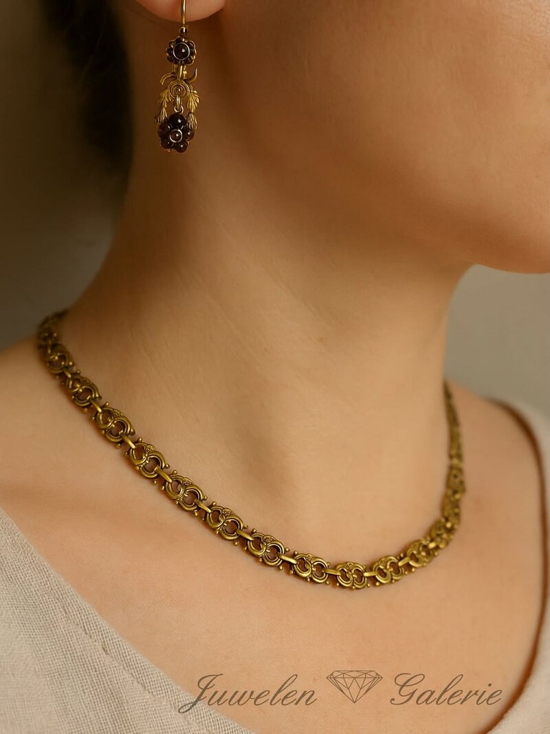 Antike Kette mit Ohrringen